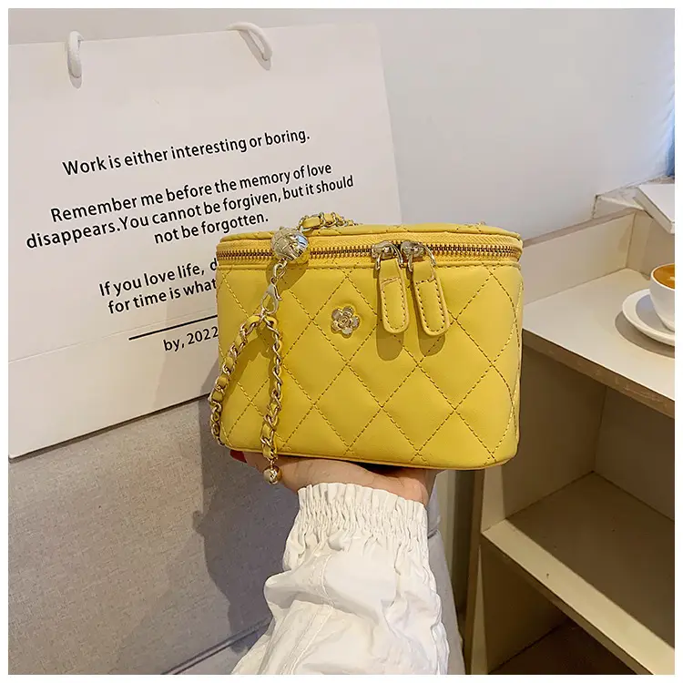 Yellow Diamond Chain Small Women's Bag — feature 20