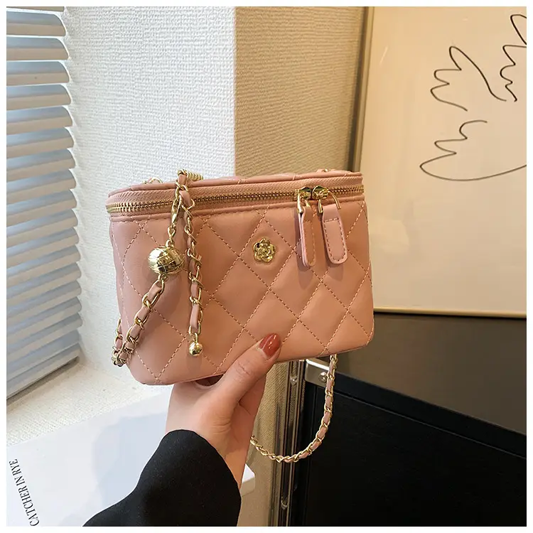 Yellow Diamond Chain Small Women's Bag — feature 24