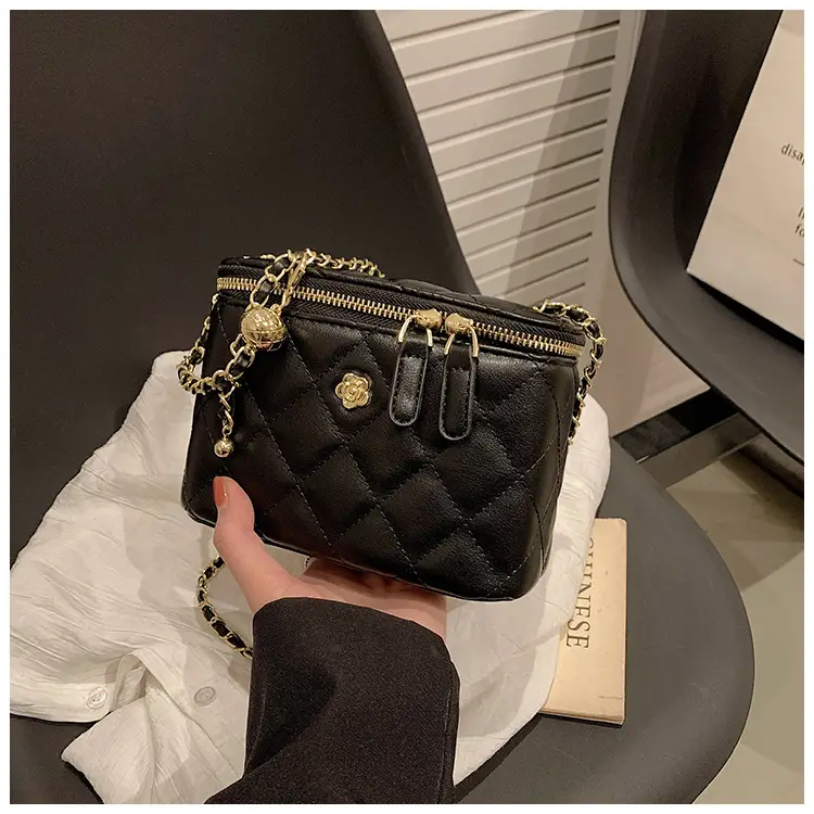 Yellow Diamond Chain Small Women's Bag — feature 30