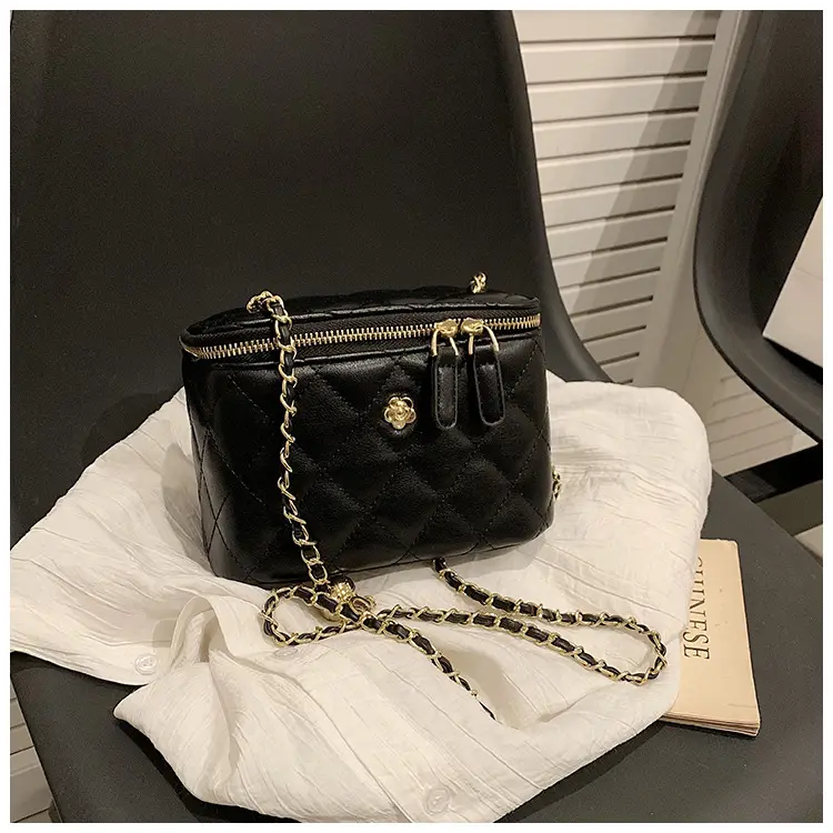 Yellow Diamond Chain Small Women's Bag — feature 31