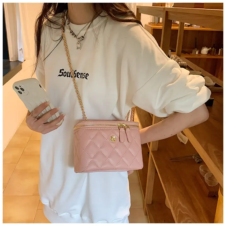 Yellow Diamond Chain Small Women's Bag — feature 32