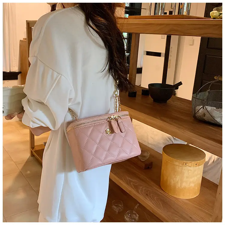 Yellow Diamond Chain Small Women's Bag — feature 33