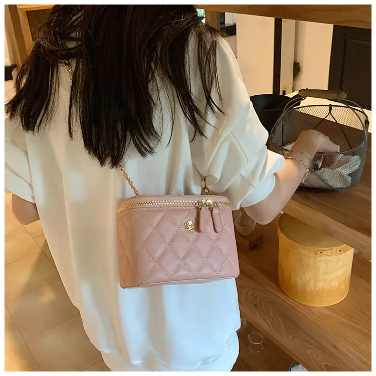 Yellow Diamond Chain Small Women's Bag — feature 34