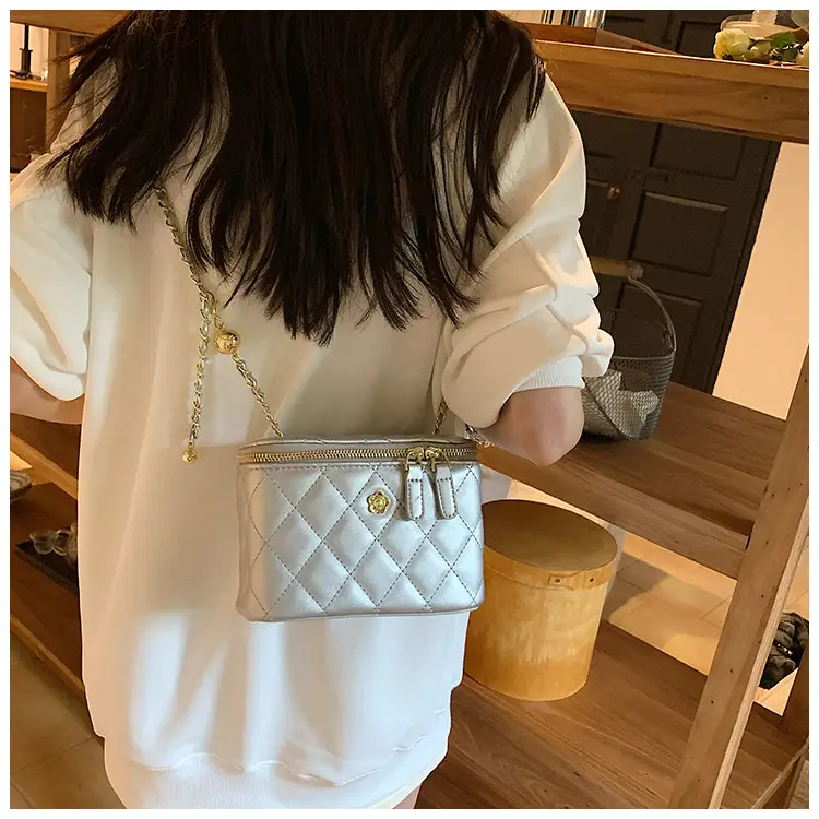 Yellow Diamond Chain Small Women's Bag — feature 37