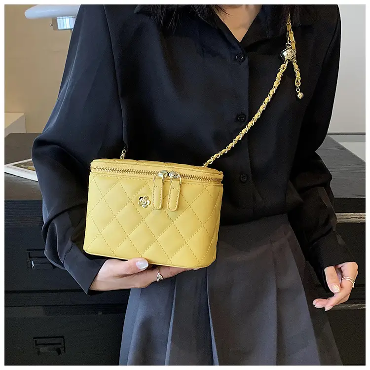 Yellow Diamond Chain Small Women's Bag — feature 44