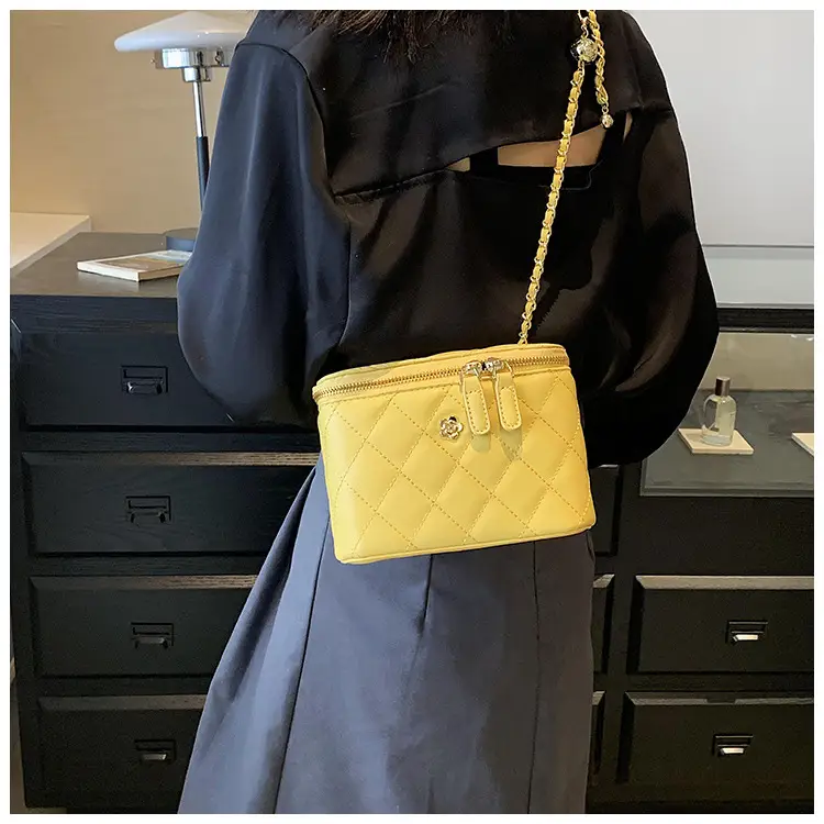 Yellow Diamond Chain Small Women's Bag — feature 45