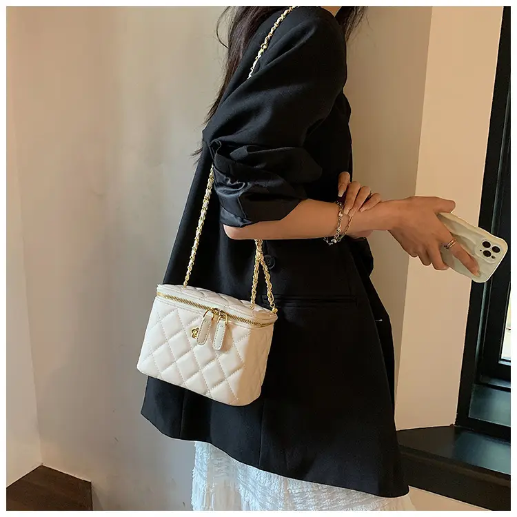 Yellow Diamond Chain Small Women's Bag — feature 49