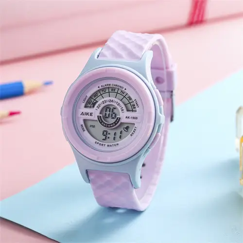 Men's Digital Watch with Leather Band & GPS — feature 15