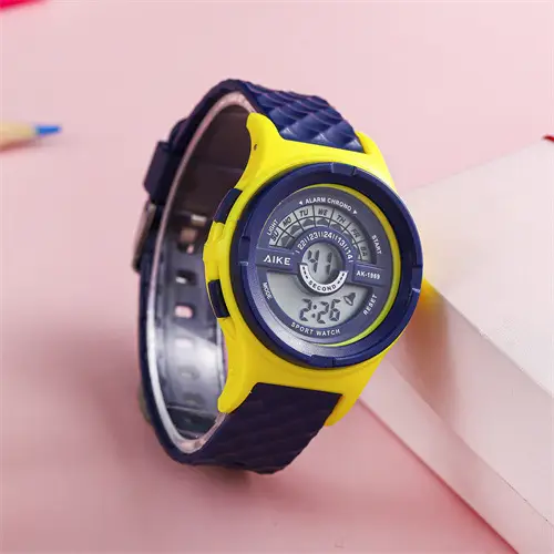 Men's Digital Watch with Leather Band & GPS — feature 17