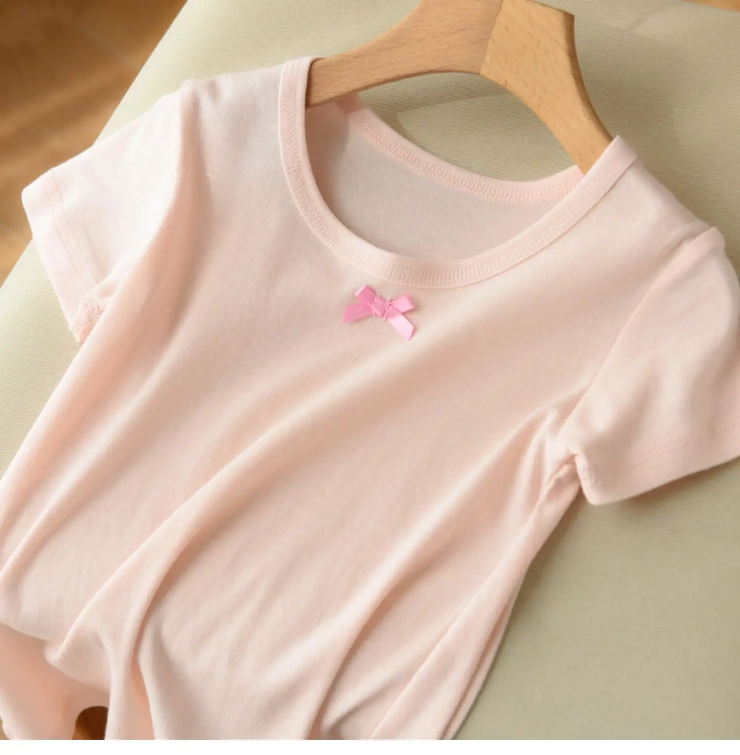 Lilac Cotton Round Neck Bow Short Sleeve Girl's T-Shirt — feature 29