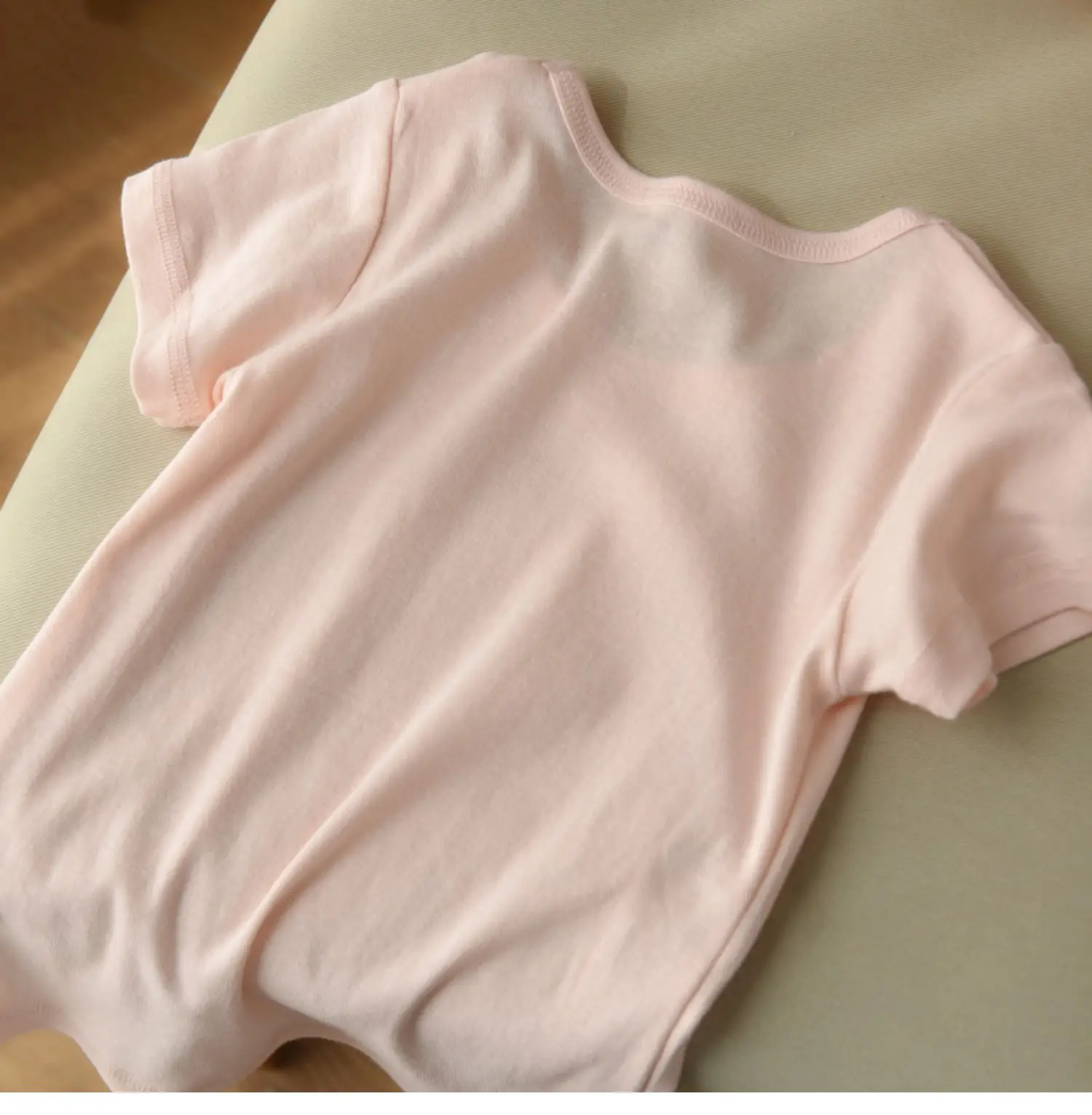 Lilac Cotton Round Neck Bow Short Sleeve Girl's T-Shirt — feature 36