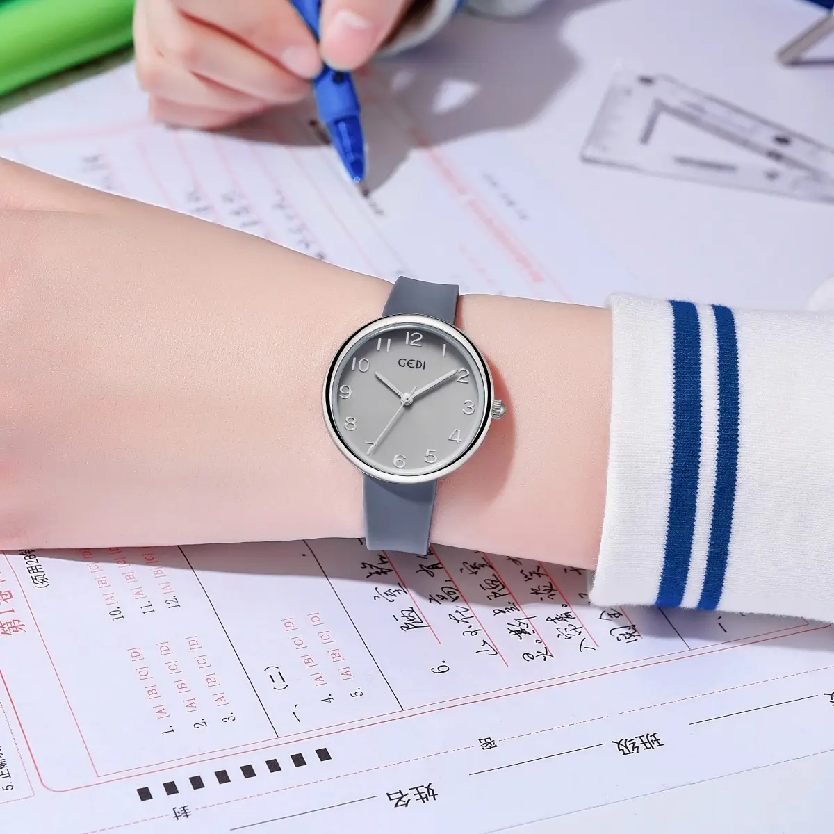 Women's Rose Gold Silicone Watch White Dial - Image 8