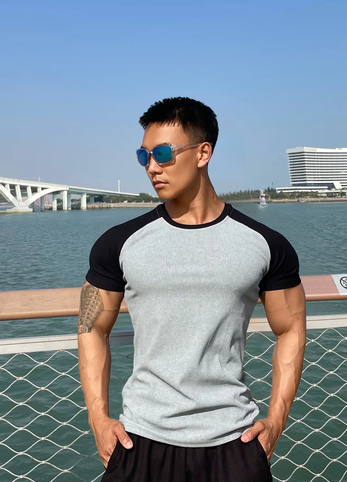 Men's Muscle Sports Semi-Tight Stretch T-Shirt White Black — feature 13
