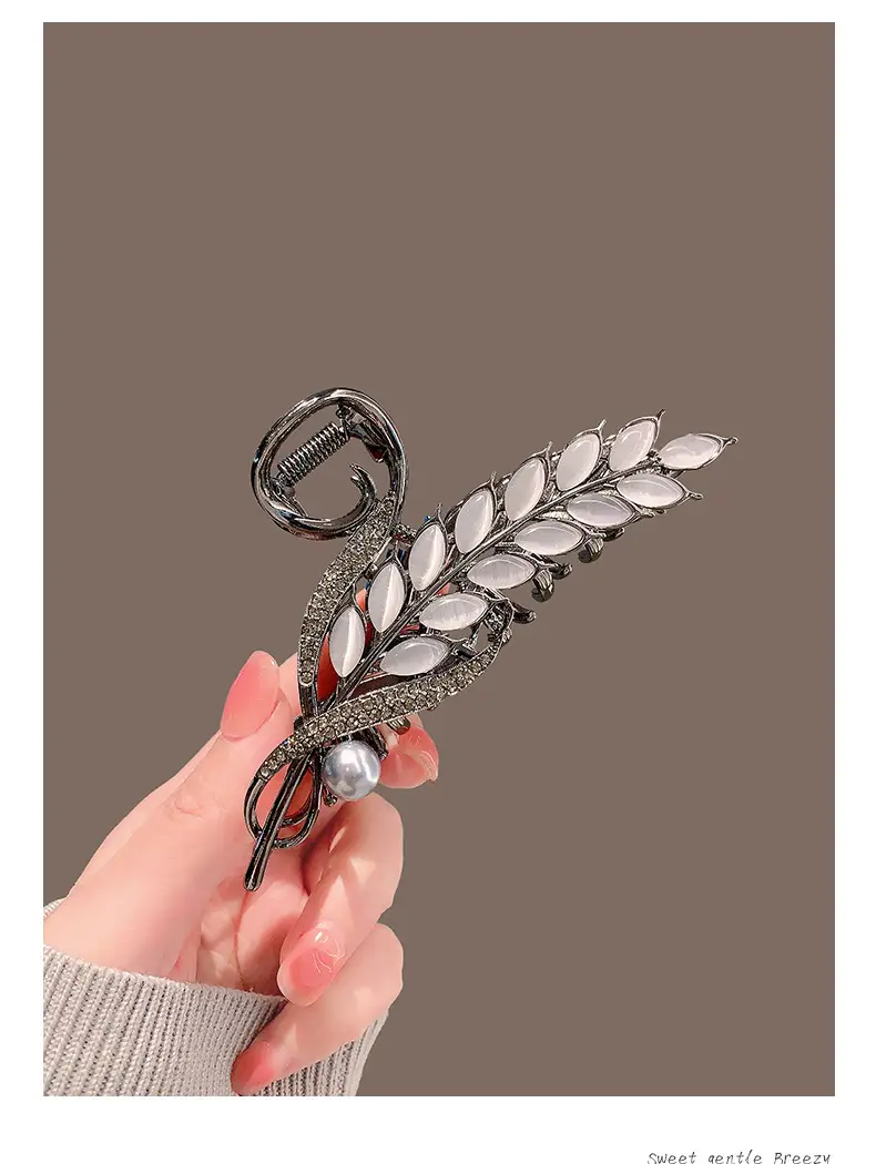 Antique Shark Ear Clip for Women — feature 5