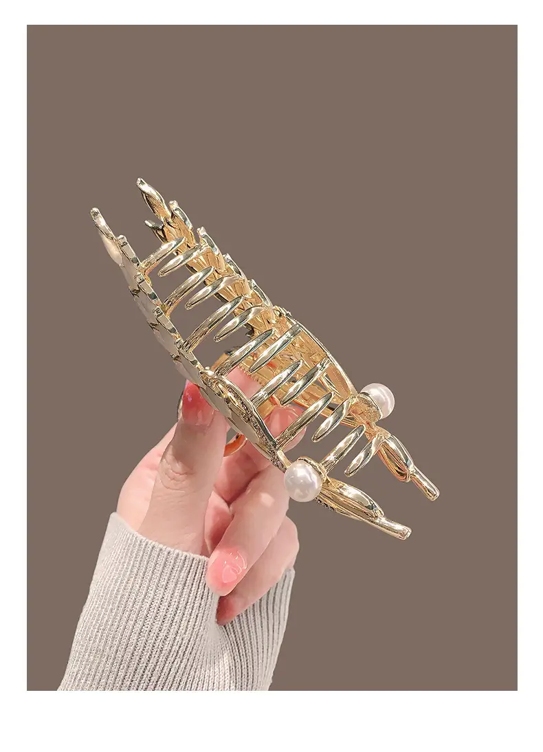 Antique Shark Ear Clip for Women — feature 8