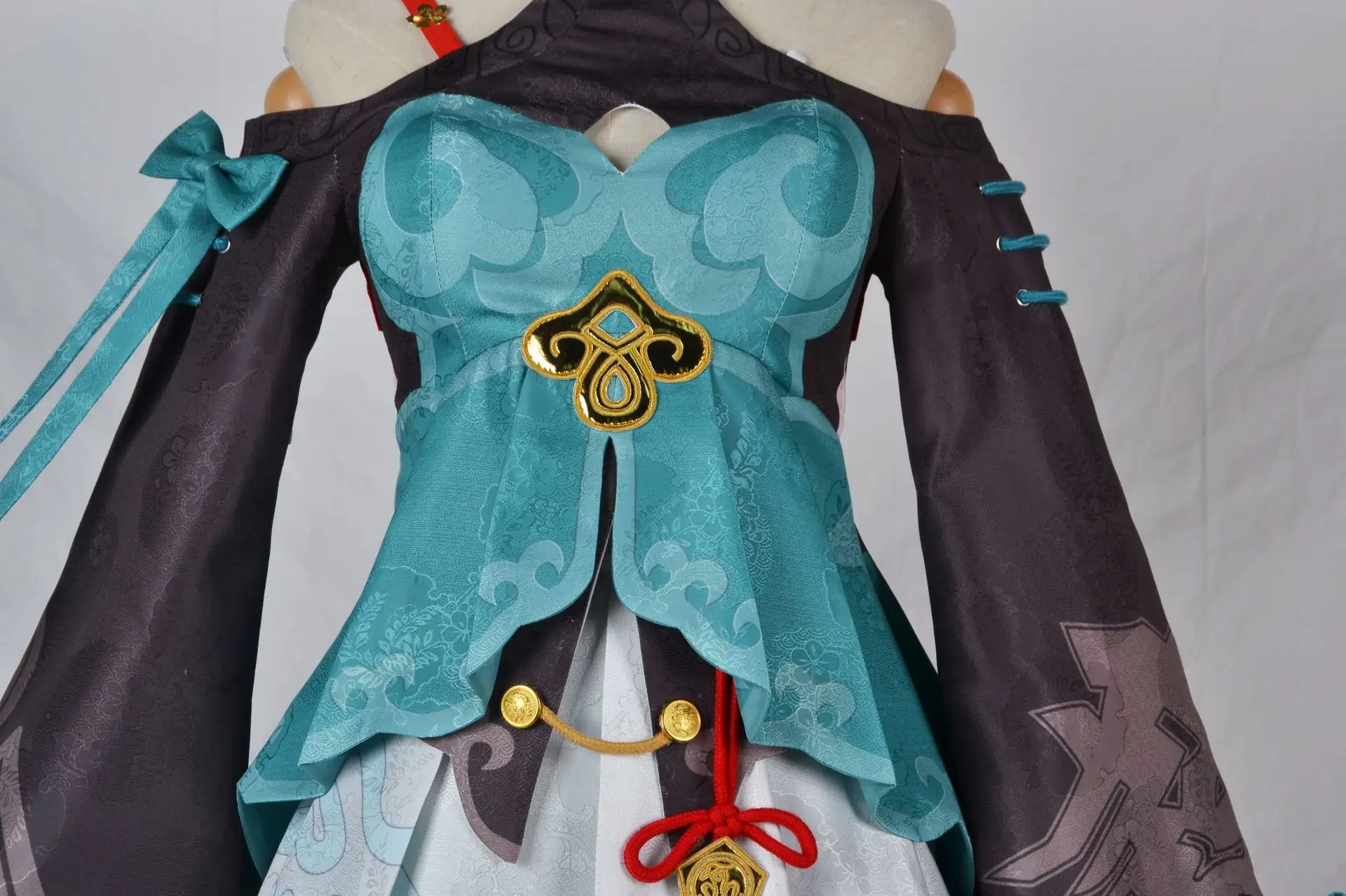 Beige Hairless Dome Railway Qingque Cosplay Clothing — feature 15