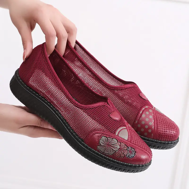 Spring and Summer New Old Beijing Cloth Shoes Women's Single Shoes Breathable Mesh Shoes Non-slip Soft Sole Mother Shoes Middle-aged and Elderly Flat Shoes - Image 4