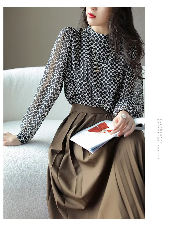 Slim Printed Silk Shirt with Double Heavy Neckline — feature 3