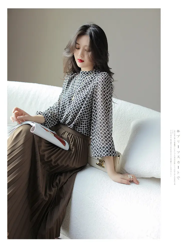 Slim Printed Silk Shirt with Double Heavy Neckline — feature 4