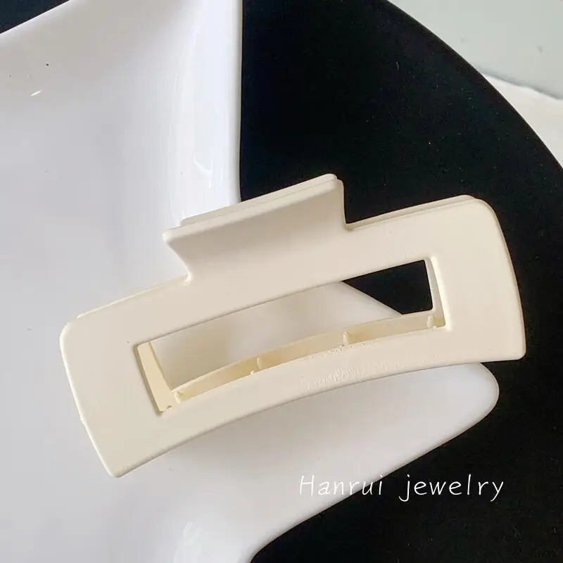 European American Hairpin Back Grip Square Frosted - Image 3