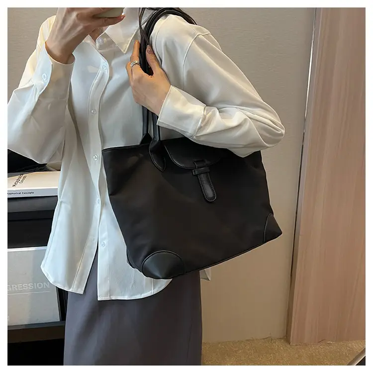 Women's Large Capacity Shoulder Bag Cream Brown Leather — feature 17