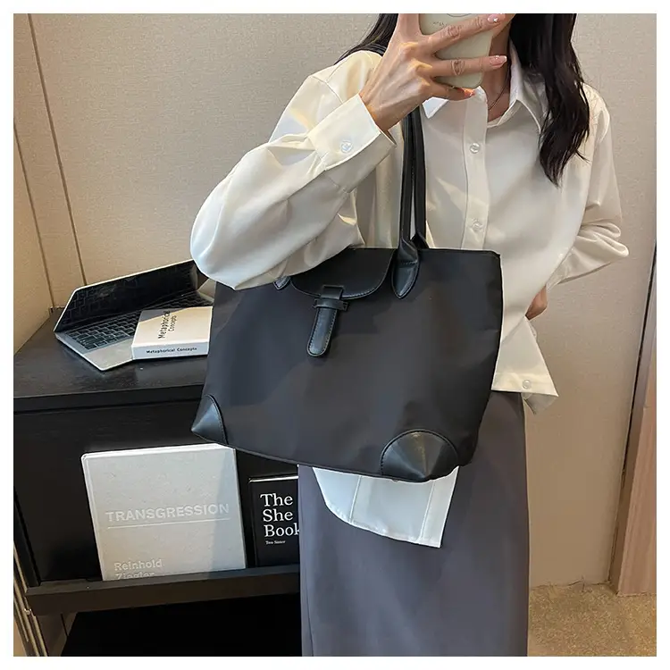 Women's Large Capacity Shoulder Bag Cream Brown Leather — feature 18