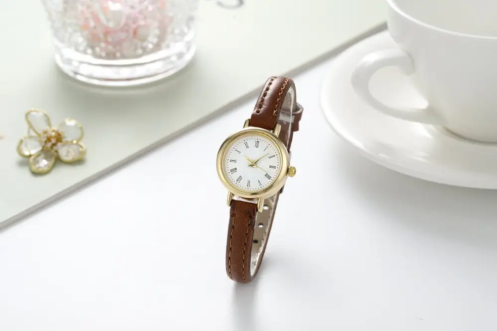 Elegant Women's Watch with Pink Leather Band — feature 2