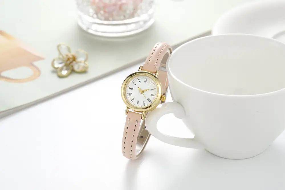 Elegant Women's Watch with Pink Leather Band — feature 4
