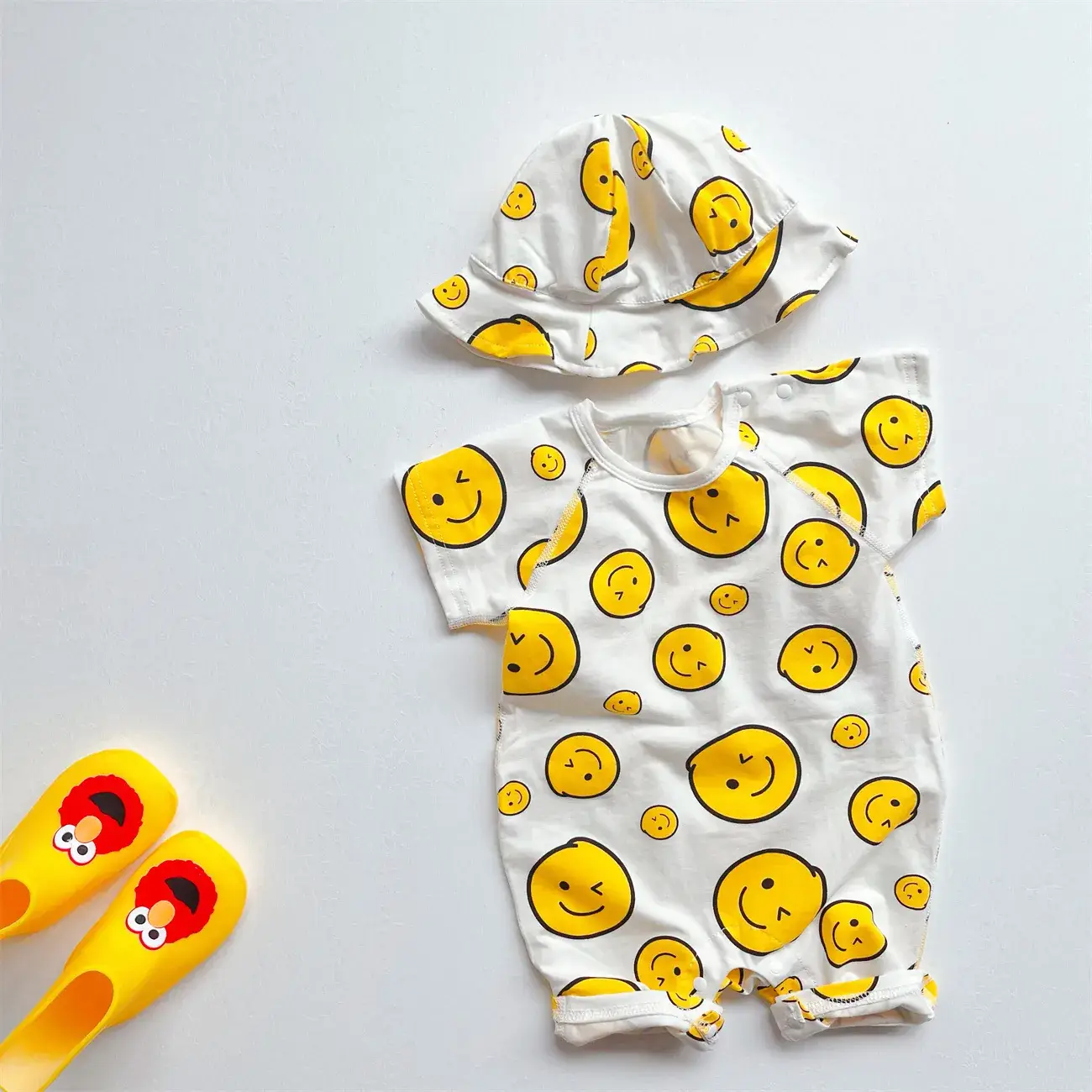 Baby Smiley Helmet & Shorts Set for Kids 3-12 Months