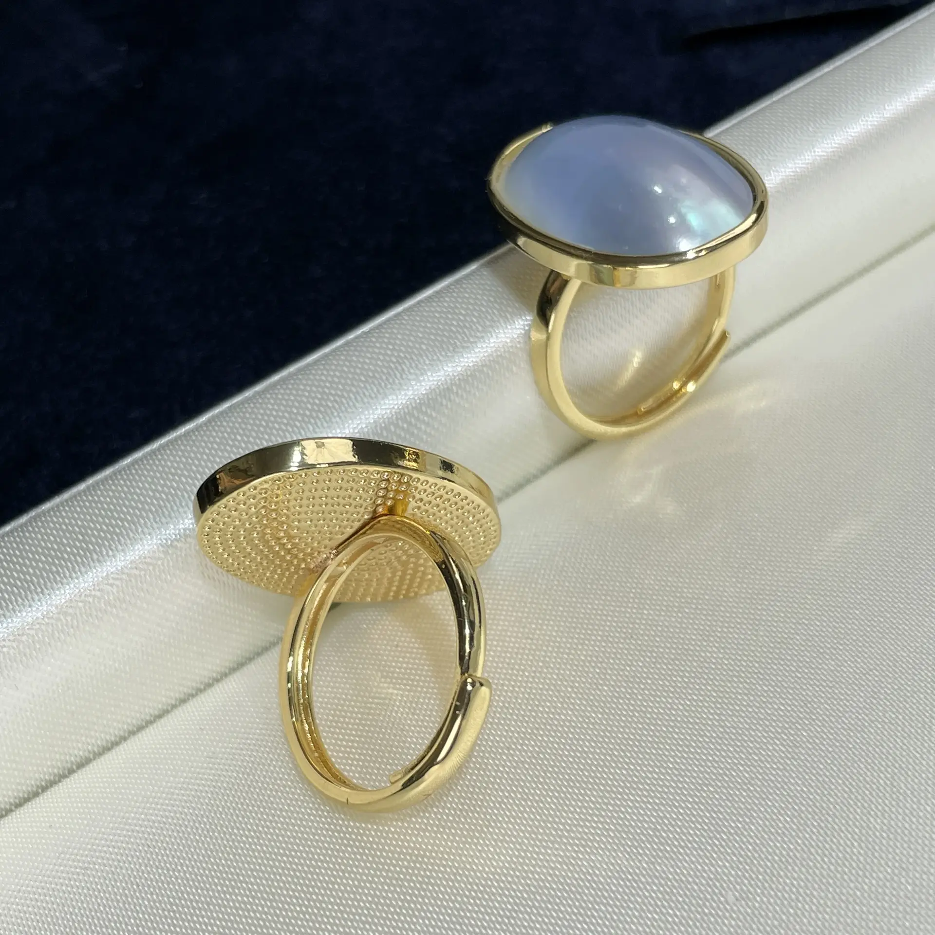 Natural Pearl Ring Blue White European American Luxury Hand Jewelry for Women — feature 3
