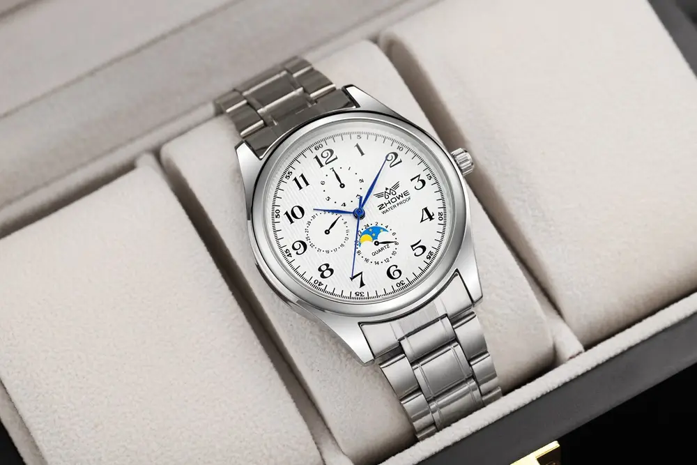 Digital All-match New Decorative Three-eye Six-pin Couple Quartz Watch — feature 11