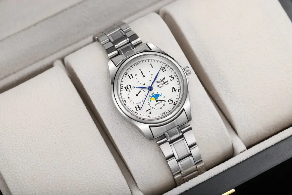 Digital All-match New Decorative Three-eye Six-pin Couple Quartz Watch — feature 13