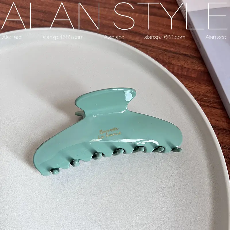 Alan Style Hair Clip with 6 Pads for Easy Application — feature 6