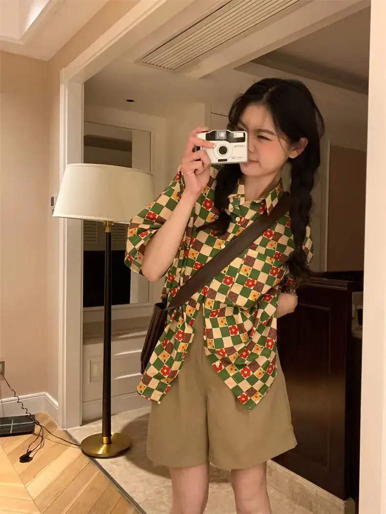 Women's Retro Hong Kong Style Printed Shirt Short Sleeve Pastoral — feature 6
