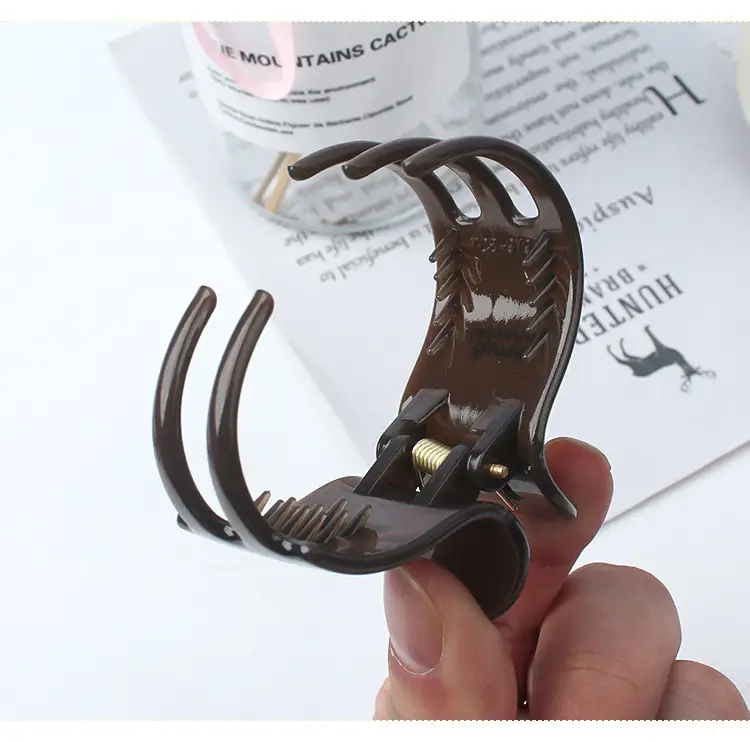 Transparent Shark Clip for Hair with Gold Plated End — feature 7