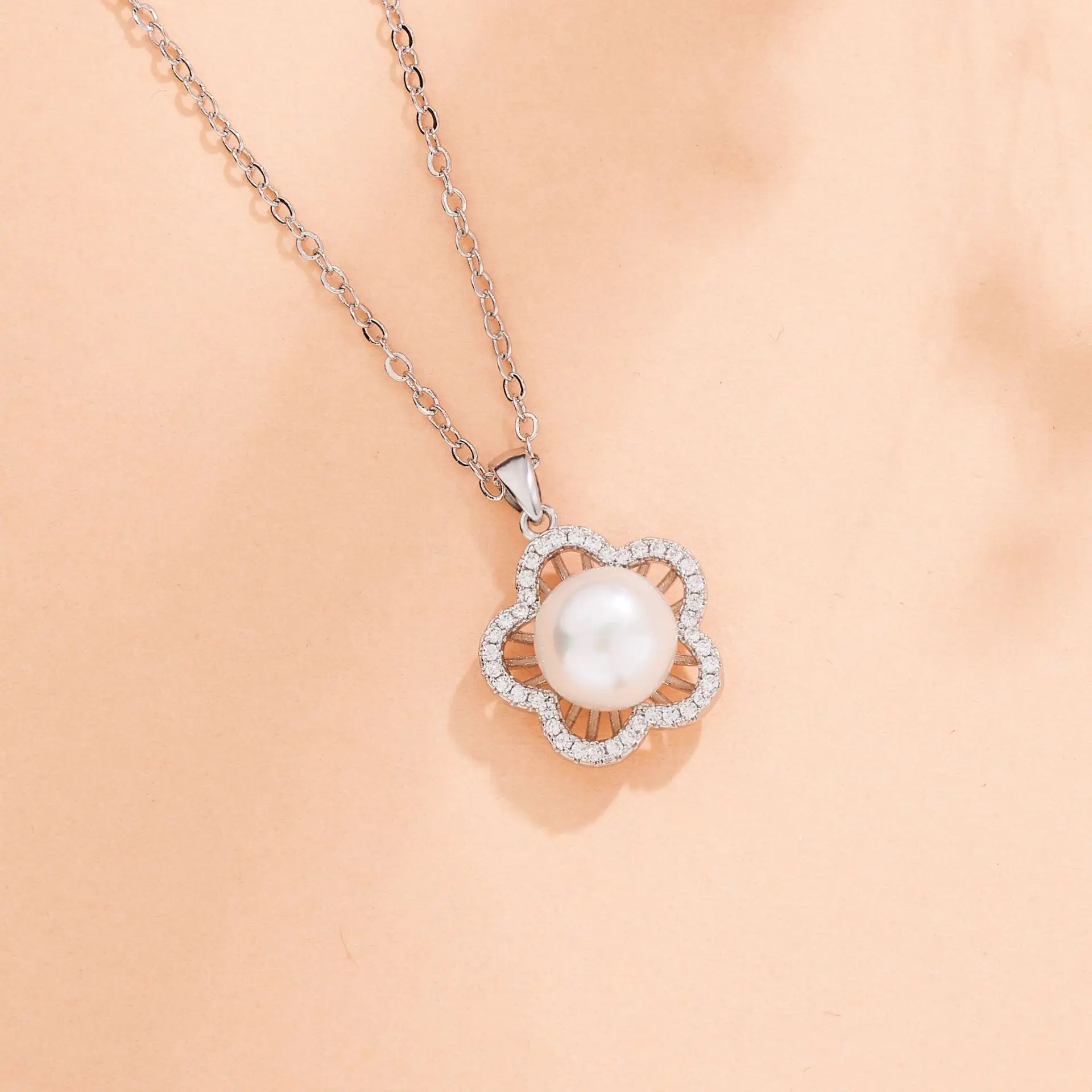 Women's Pearl Pendant Set with Zircon & Gold Chain - Image 4