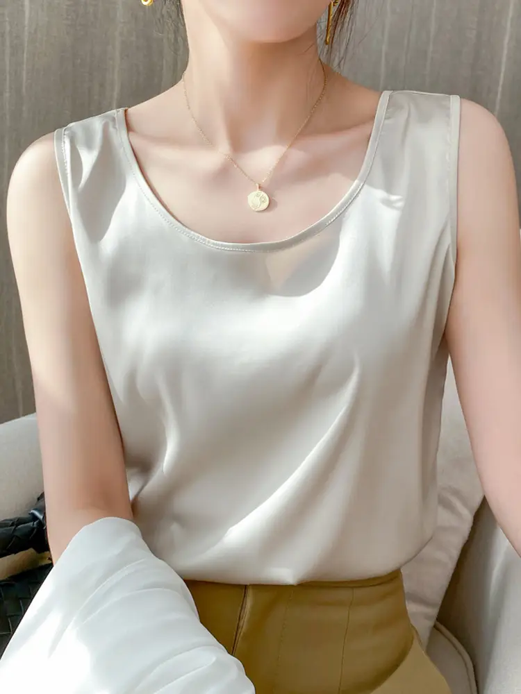 Women's Red Ice Silk Camisole Large Size - Image 8