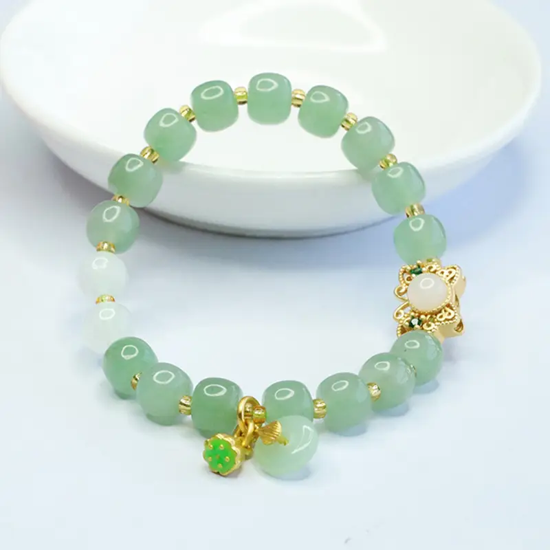 Jade Butterfly Bracelet with Palace Style Pendant — feature 7