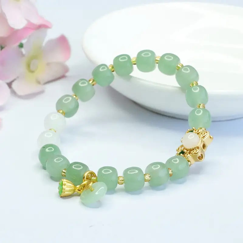 Jade Butterfly Bracelet with Palace Style Pendant — feature 8