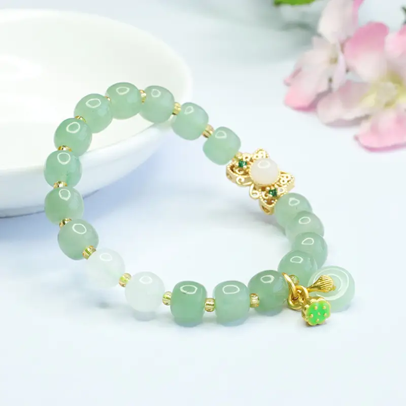 Jade Butterfly Bracelet with Palace Style Pendant — feature 9