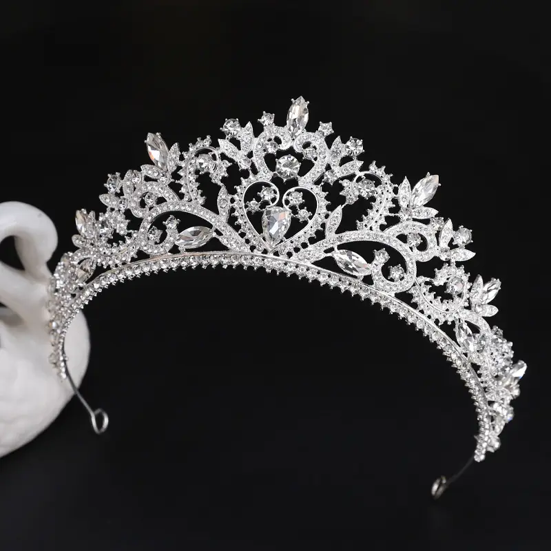 Luxury Bridal Crown with Rhinestones for Women - Image 4