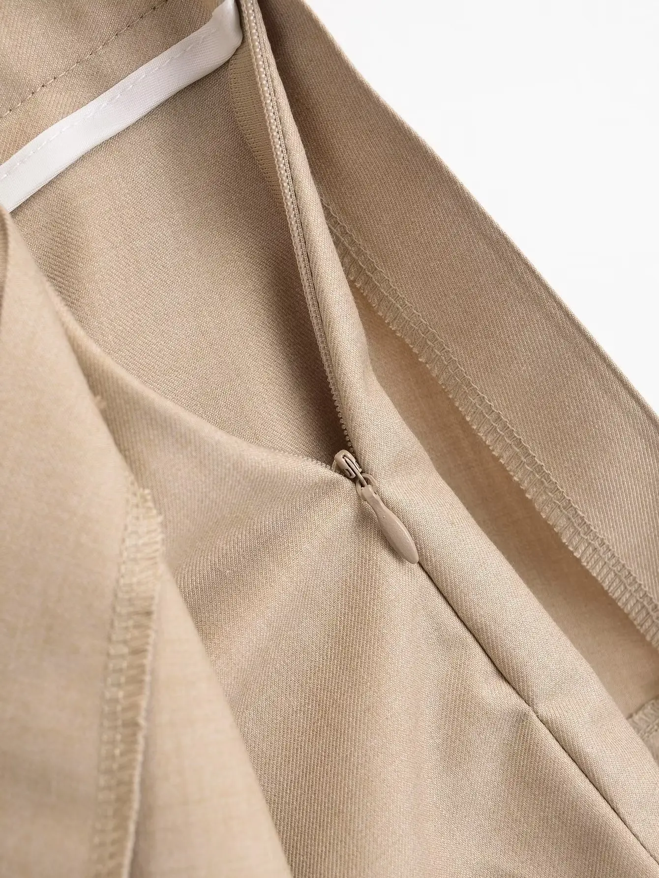European American Style Summer Pleated Skirt Suit — feature 16