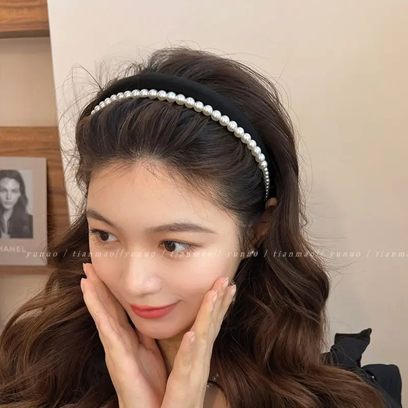 Pearl High Skull Headband for Women Black