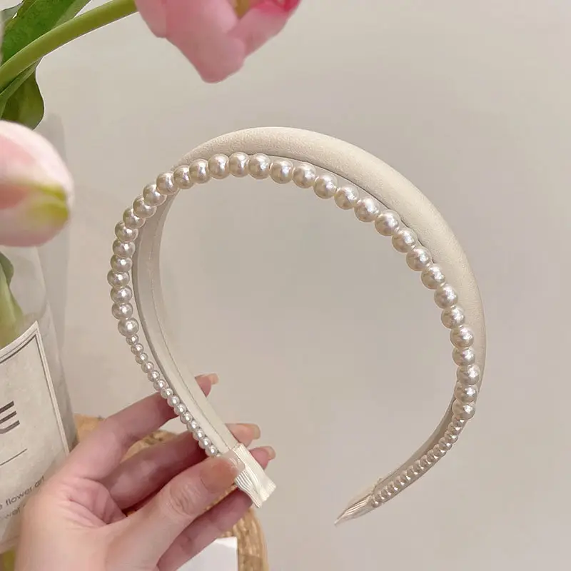 Pearl High Skull Headband for Women Black