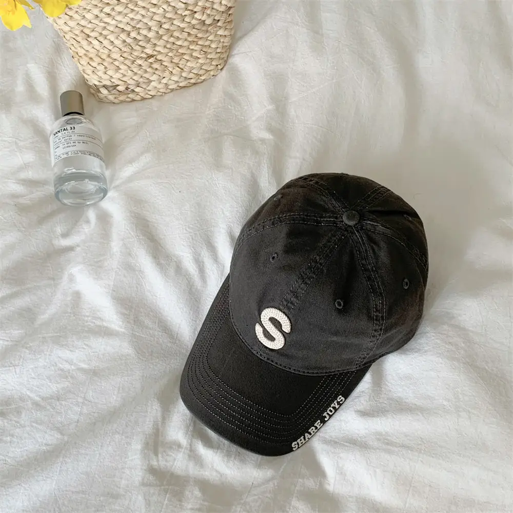 Red S-Letter Baseball Cap Women Men Sunshade Cap - Image 2