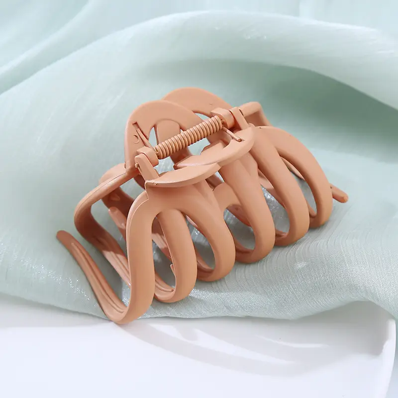 Brown Mesh Shark Hair Clip for Women — feature 10
