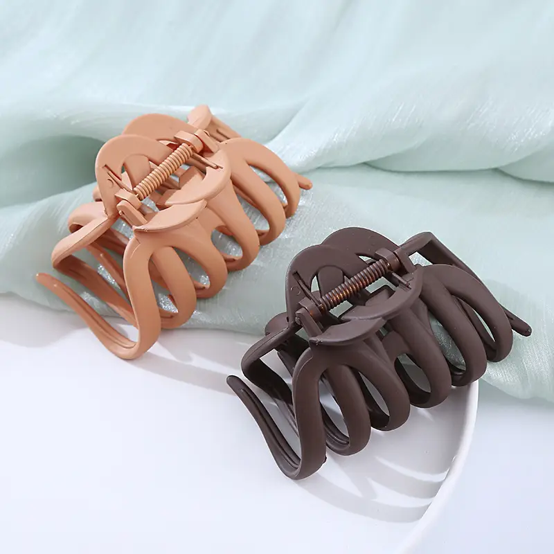 Brown Mesh Shark Hair Clip for Women — feature 5