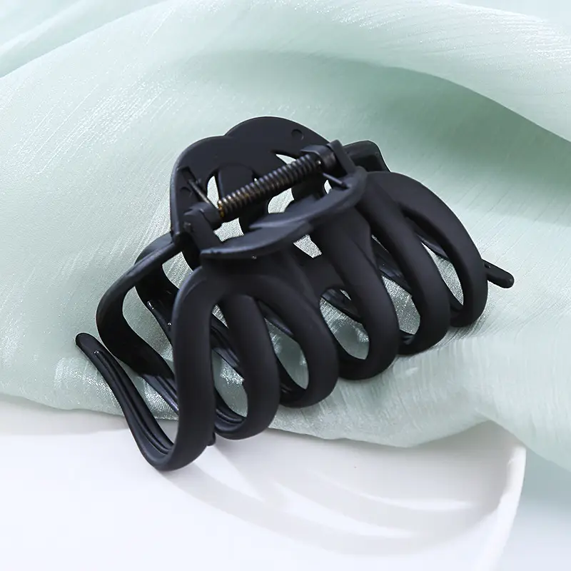 Brown Mesh Shark Hair Clip for Women — feature 8