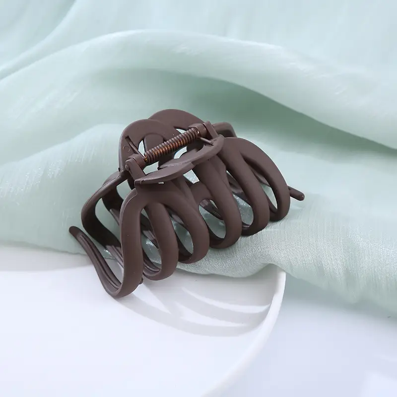 Brown Mesh Shark Hair Clip for Women - Image 2