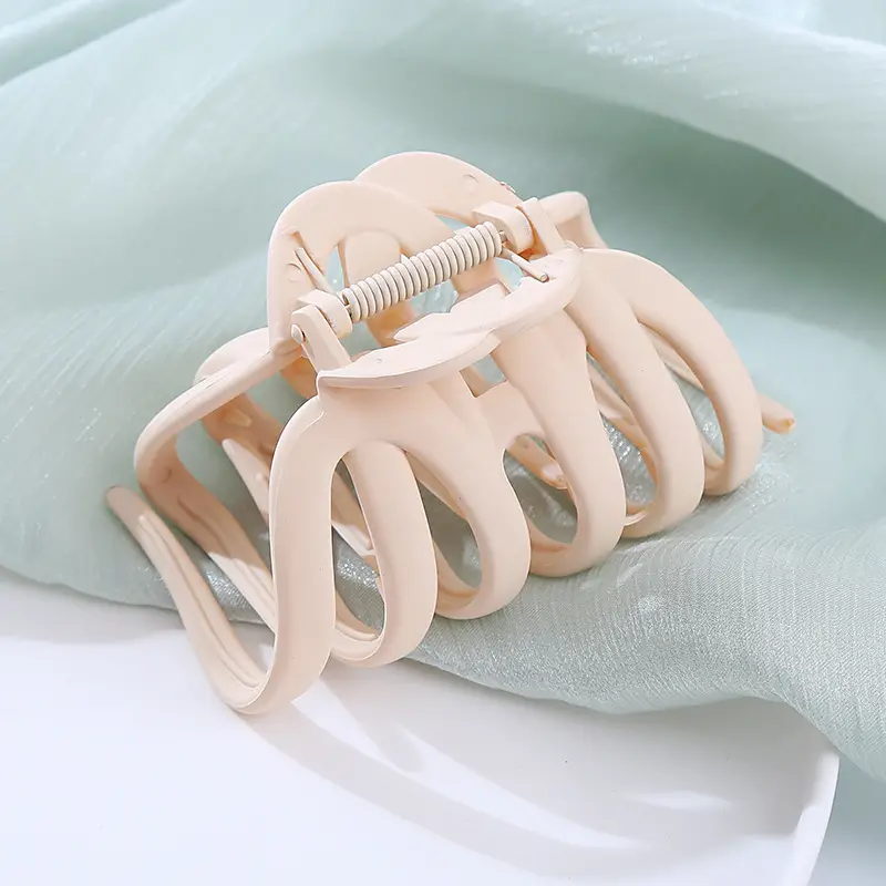 Brown Mesh Shark Hair Clip for Women - Image 4